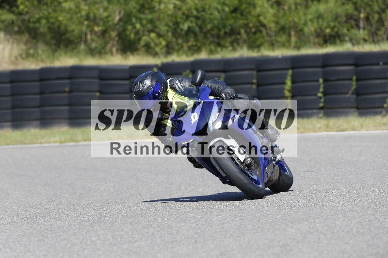 /Archiv-2025/48 25.08.2025 Cornu Master School ADR/blau-bleu/0-1